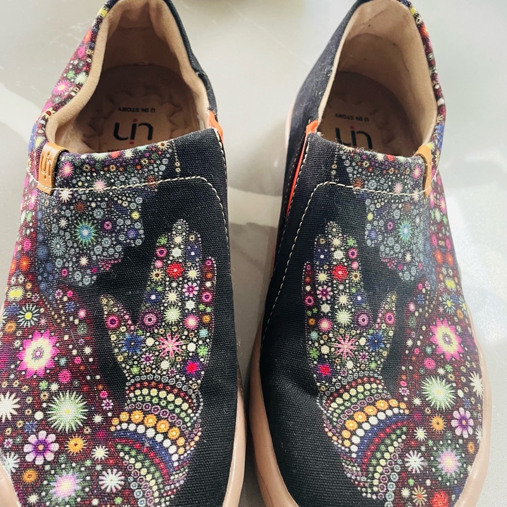 UIN Multicolor Floral Women's Shoes
